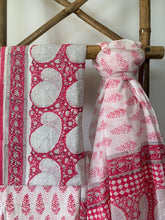 Load image into Gallery viewer, Pink Block Printed Kurta Set