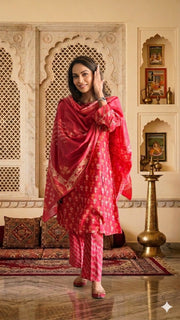 Load image into Gallery viewer, Coral Red Maheshwari Silk Kurta-set