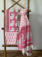 Load image into Gallery viewer, Pink Block Printed Kurta Set
