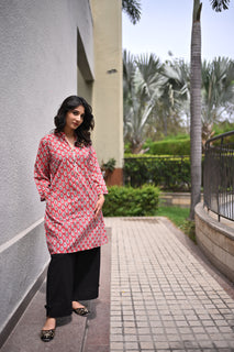 Load image into Gallery viewer, Red floral hand-block cotton kurta set