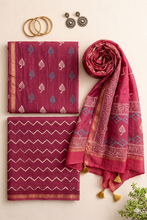 Load image into Gallery viewer, Wine Maheshwari Silk Kurts Set