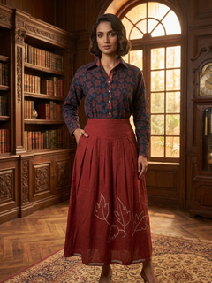 Load image into Gallery viewer, Vibrant Red (Begar) natural dye pleated cotton skirt