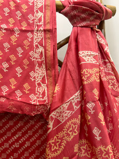 Load image into Gallery viewer, Coral Red Maheshwari Silk Kurta-set