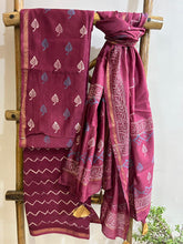 Load image into Gallery viewer, Wine Maheshwari Silk Kurts Set