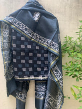 Load image into Gallery viewer, Maheshwari Silk Kurta Set with dupatta in Dark blue