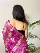 Load image into Gallery viewer, Hand block printed Maheshwari silk saree is lightweight and comes with a blouse piece. 
