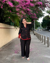 Load image into Gallery viewer, Black Oversized Shirt

