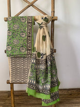 Load image into Gallery viewer, Green and Black Block Printed Kurta Set
