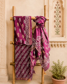 Load image into Gallery viewer, Mauve Maheshwari Silk Kurta Set
