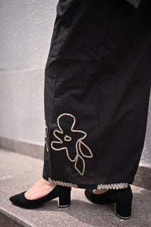 Load image into Gallery viewer, Black cotton natural dye handcrafted skirt
