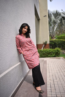Load image into Gallery viewer, Red floral hand-block cotton kurta set
