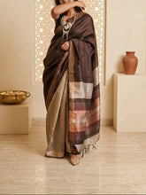 Load image into Gallery viewer, Black &amp; Beige Handloom Silk Saree
