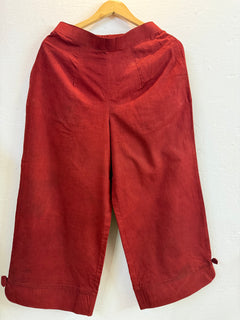 Load image into Gallery viewer, Vibrant Red (Begar) Wide Leg Cotton Pant
