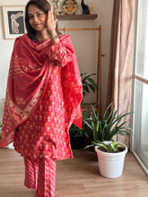 Load image into Gallery viewer, Coral Maheshwari Silk Kurta Set
