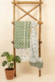 Load image into Gallery viewer, Green Pure Cotton Hand-block Print Kurta Set
