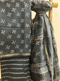 Load image into Gallery viewer, Grey/Black Maheshwari Silk Kurta Sets
