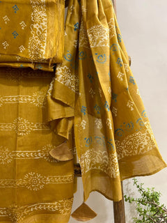 Load image into Gallery viewer, Mustard Maheshwari Silk Kurta Set

