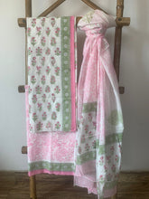 Load image into Gallery viewer, Cotton kurta set in pInk and green
