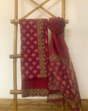 Load image into Gallery viewer, Maroon handblock printed kurta set
