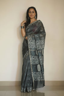 Load image into Gallery viewer, Block Printed Grey Maheshwari Silk Sari comes with a blouse piece
