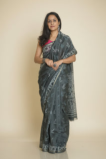 Load image into Gallery viewer, Block Printed Grey Maheshwari Silk Sari comes with a blouse piece
