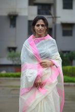 Load image into Gallery viewer, White saree - Handloom Kota Doria saree has pink border and silver zari work
