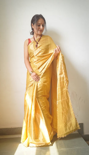 Ravishing Gold Chanderi Sari with Zari work and scallop detail 