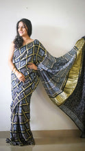 Load image into Gallery viewer, Purple Bandhani Sari with block print detail all over
