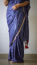 Load image into Gallery viewer, Blue Bandhej Sari with Tassel on pallu
