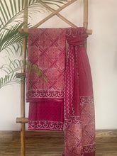 Load image into Gallery viewer, pink cotton block printed kurta set with dupatta
