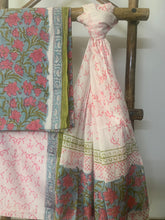 Load image into Gallery viewer, Grey and Pink Cotton Block Printed Kurta Set
