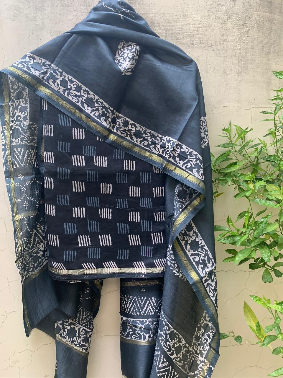 Maheshwari Silk Kurta Set with dupatta in Dark blue